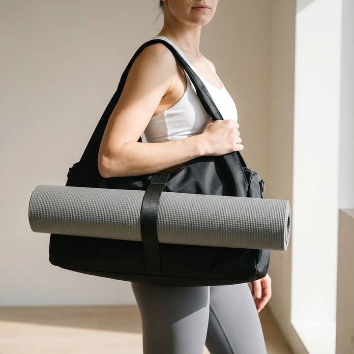 Damska torba sportowa na ramię z oddzielnymi przegrodami, idealna na siłownię, fitness i trening. Różowa.