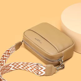 Stylowa damska torebka na ramię, crossbody. Elegancki dodatek z ekoskóry do codziennych i wieczorowych zestawów.