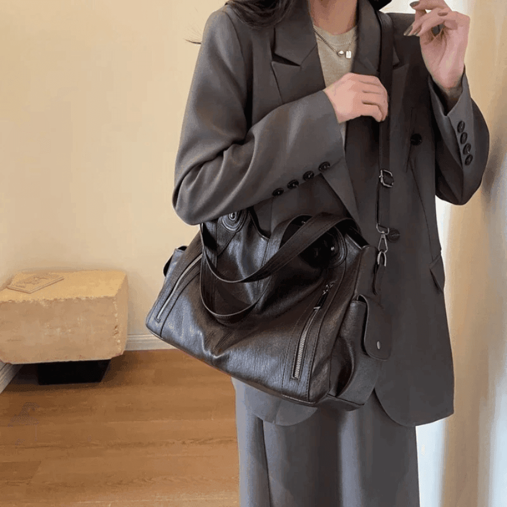 Torebka damska na ramię, elegancka i praktyczna, idealna na co dzień do każdej stylizacji.