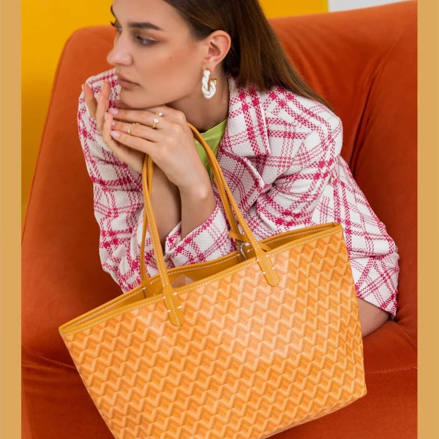 Praktyczna torebka damska shopper na ramię z modnym, drukowanym wzorem. Wygodna, stylowa i uniwersalna.