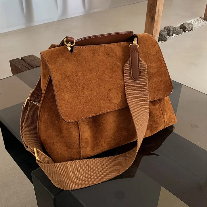 Damska zamszowa torba crossbody na ramię, praktyczna i modna, idealna na jesień i zimę.
