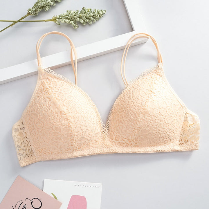Elegancki biustonosz push-up damski bez fiszbin, oferujący naturalne uniesienie i wyjątkowy komfort.