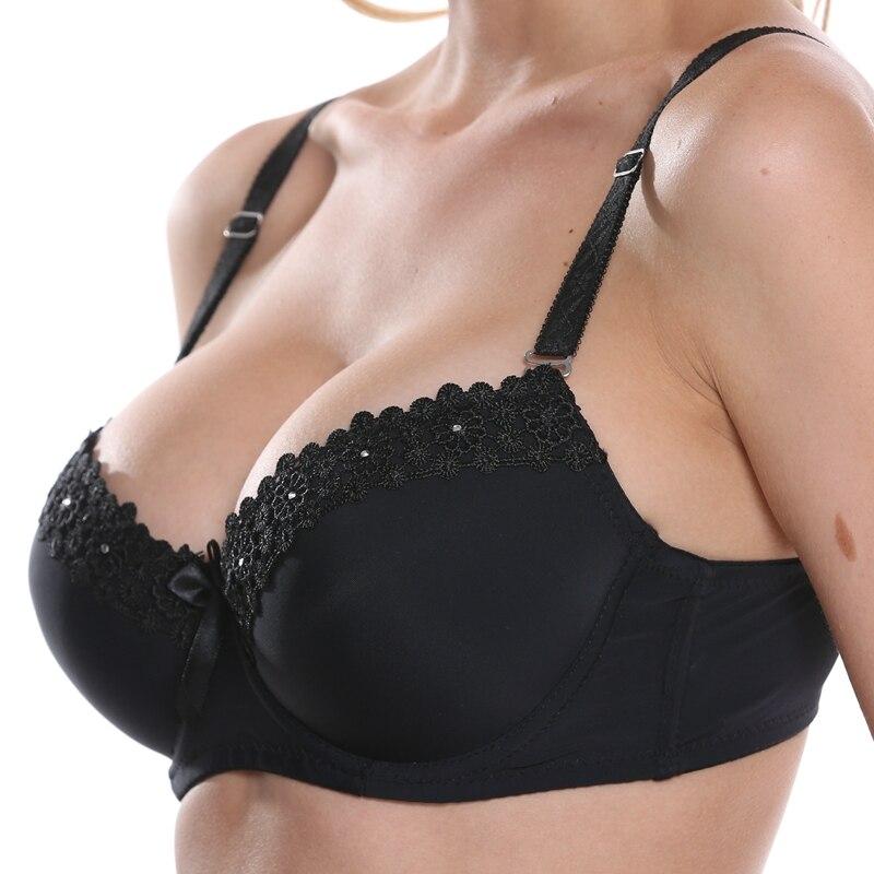 Damski biustonosz push-up z delikatną koronką, zapewniający komfort i elegancki wygląd.