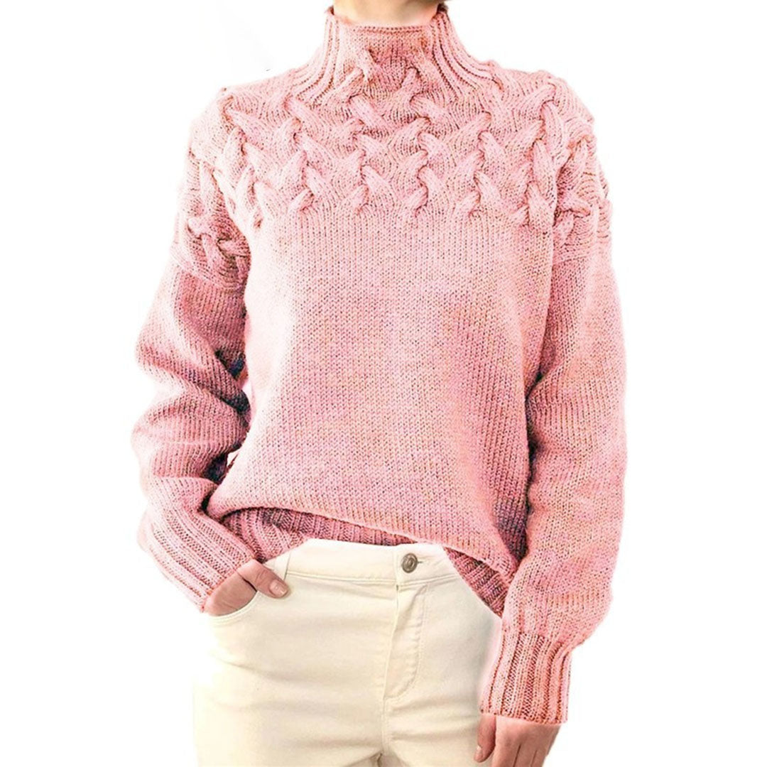 Modny damski sweter z golfem, luźny fason oversize, idealny do jesiennych stylizacji. Ciepły.