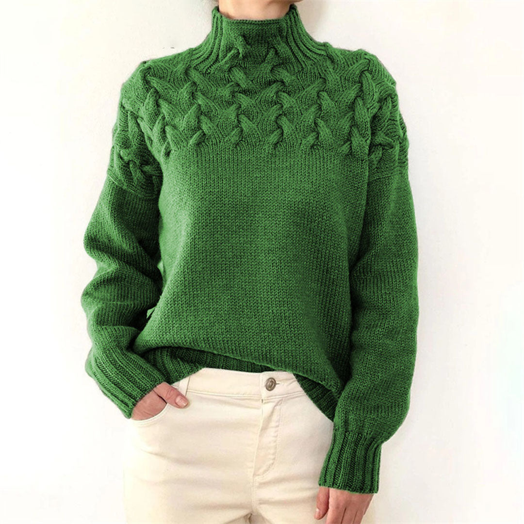 Miękki, dzianinowy damski sweter oversize z golfem, idealny do casualowych outfitów. Kobiecy.
