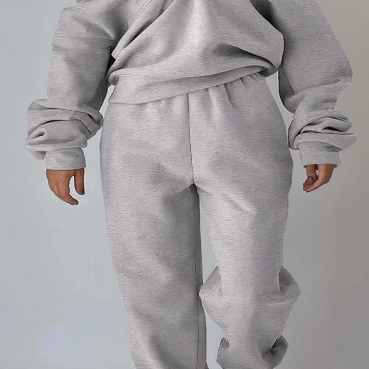 Wielofunkcyjny dres Ewa: damska bluza half-zip i wygodne joggery. Idealny do noszenia na co dzień i w domu.