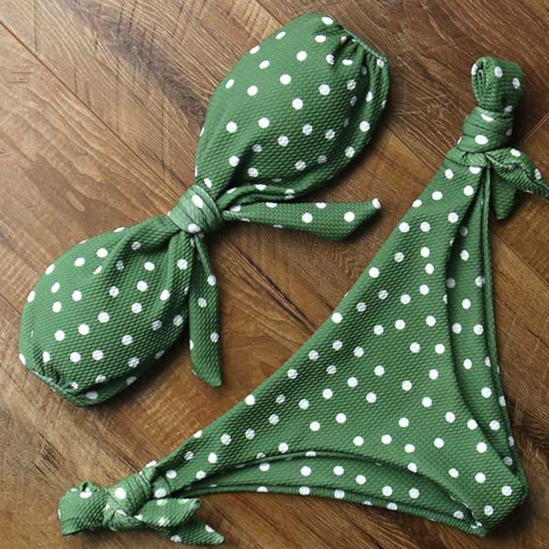 Kompletny damski dwuczęściowy strój kąpielowy bikini bandeau, gotowy na lato.