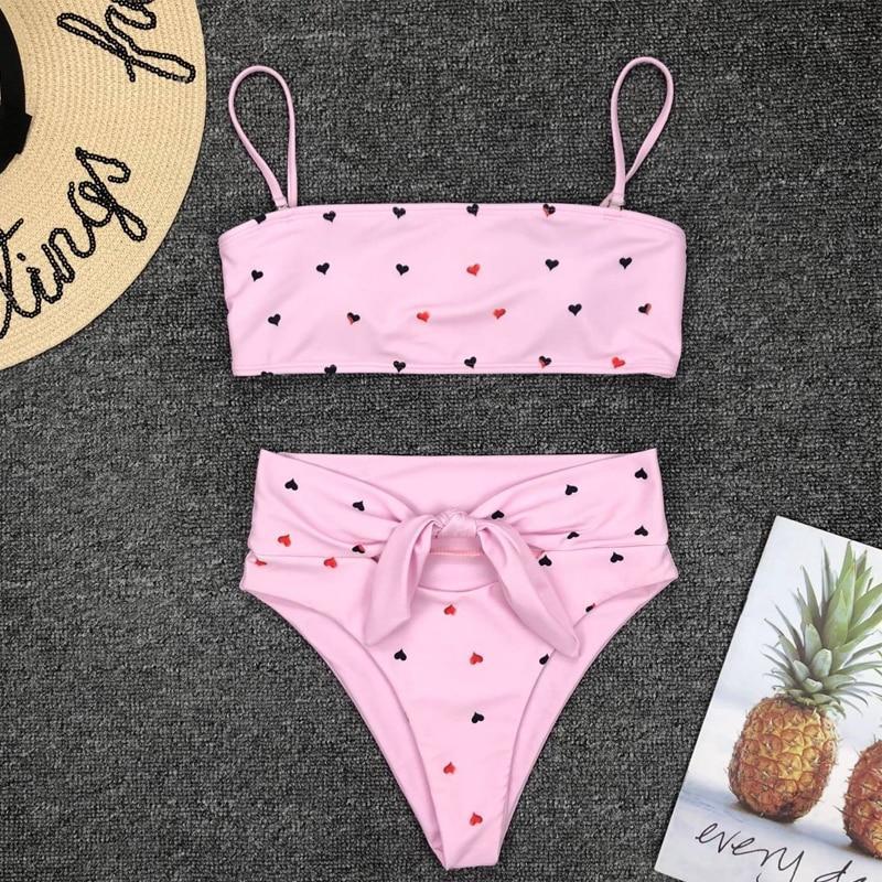 Urocze damskie bikini w serca z wysokim stanem. Modny dwuczęściowy strój kąpielowy, top bandeau.