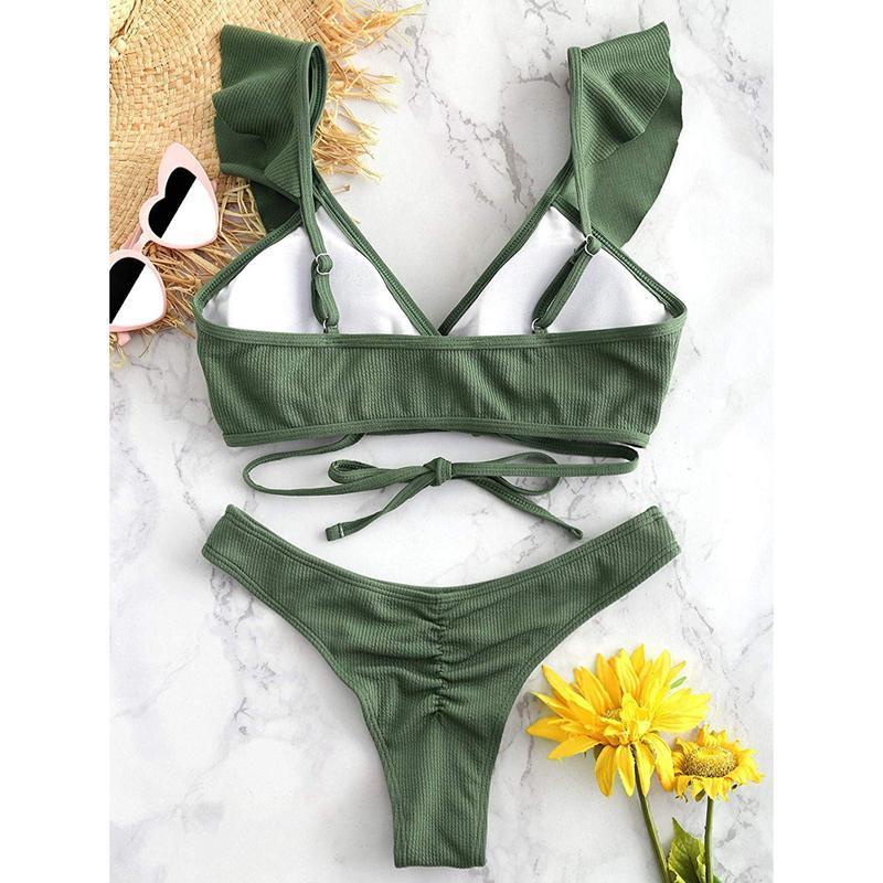 Stylowy damski komplet bikini z falbanką, dół brazyliany, na lato i wakacyjny wypoczynek.