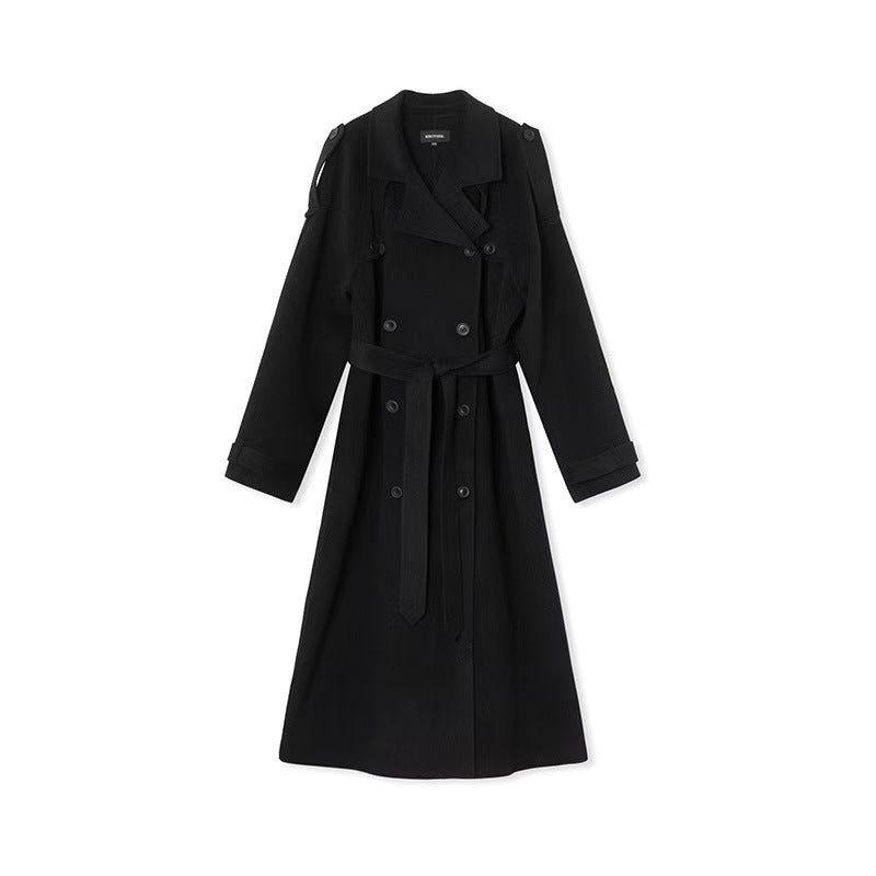 Elegancki damski trencz maxi w stylu dwurzędowym, widok z tyłu