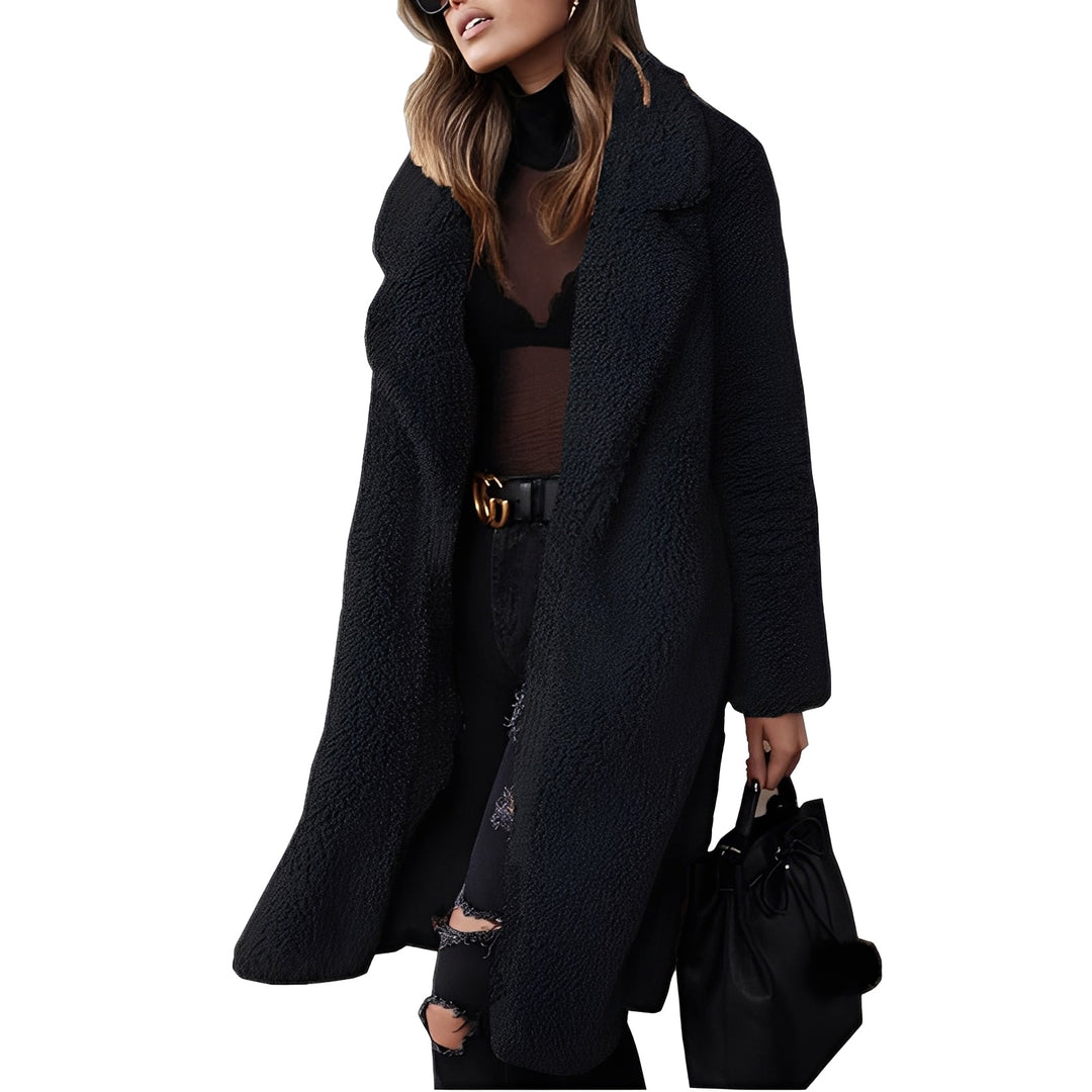 Damski płaszcz zimowy elegancki, zapewniający maksimum komfortu w chłodne dni. Modne okrycie w stylu oversize.