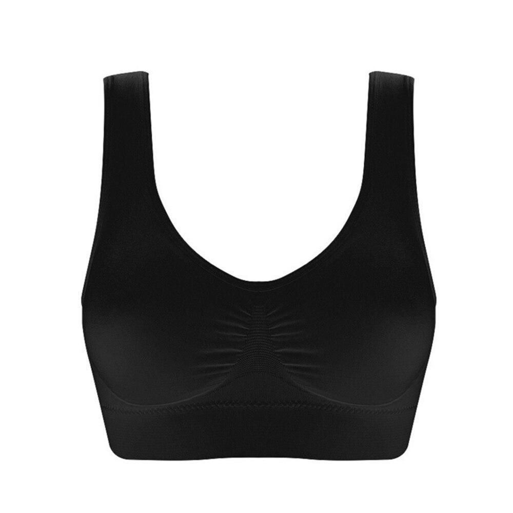 Przód damskiego biustonosza sportowego. Gładki design, elastyczny materiał, idealny na trening i fitness.