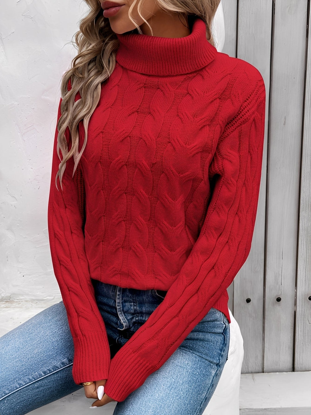 Ciepły golf zimowy Vanessa, elegancki sweter damski. Bluzka z golfem, idealna na chłodne dni.