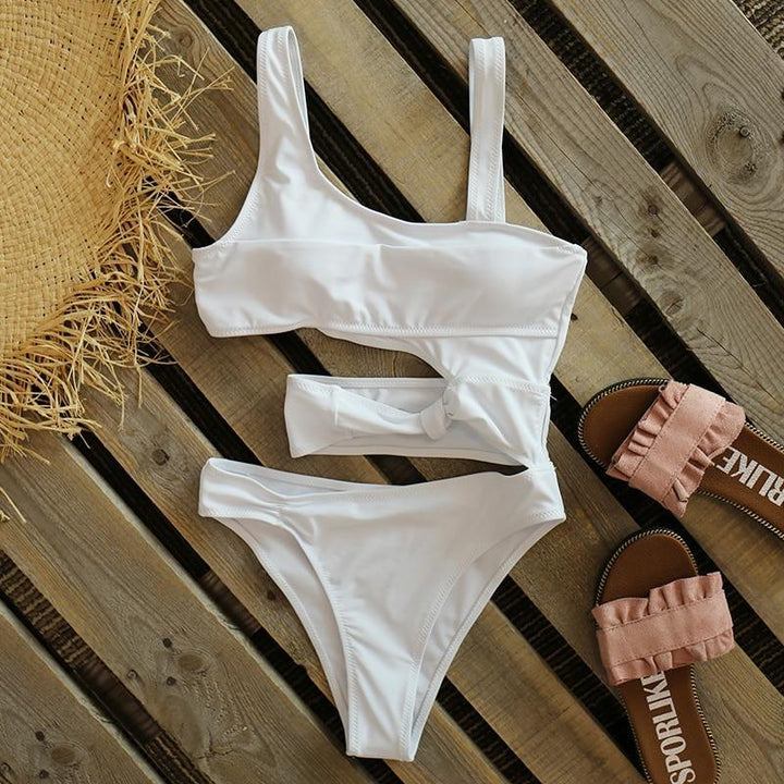 Modne damskie monokini, jednoczęściowy strój kąpielowy z seksownymi wycięciami bocznymi.
