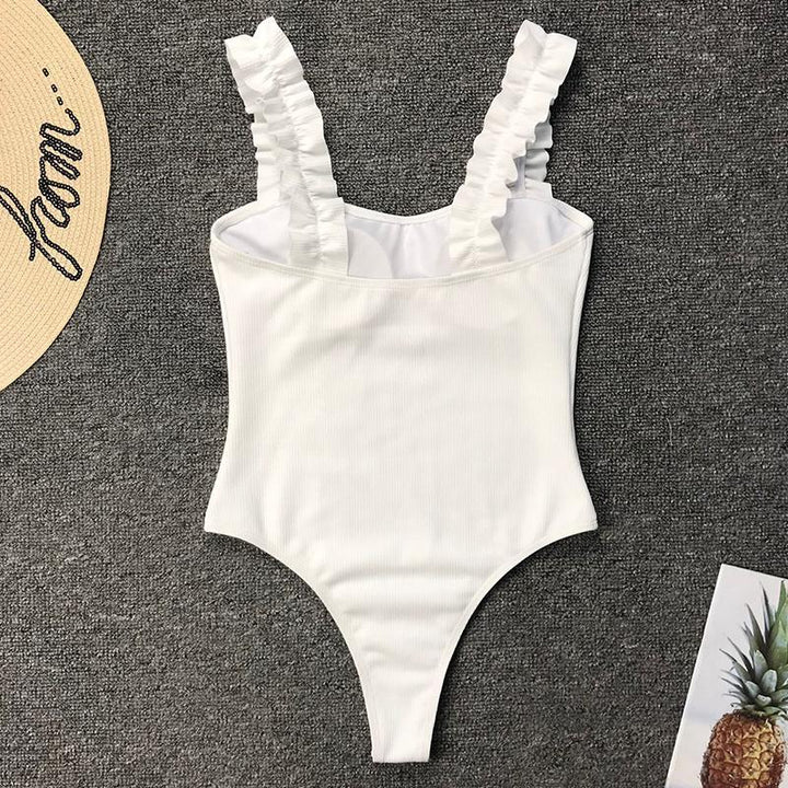 Elegancki jednoczęściowy strój kąpielowy damski z falbankami, prążkowany, na plażę i basen.