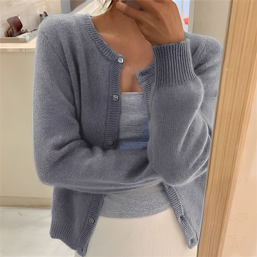 Modny kardigan damski Jaqueline. Stylowy sweter, świetny wybór na wiosenne i jesienne outfity.