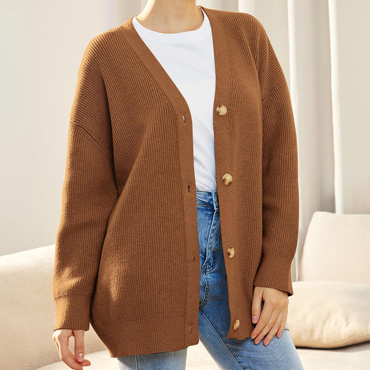 Elegancki kardigan oversize damski. Niezbędny element jesiennej i zimowej garderoby dla modnych kobiet.
