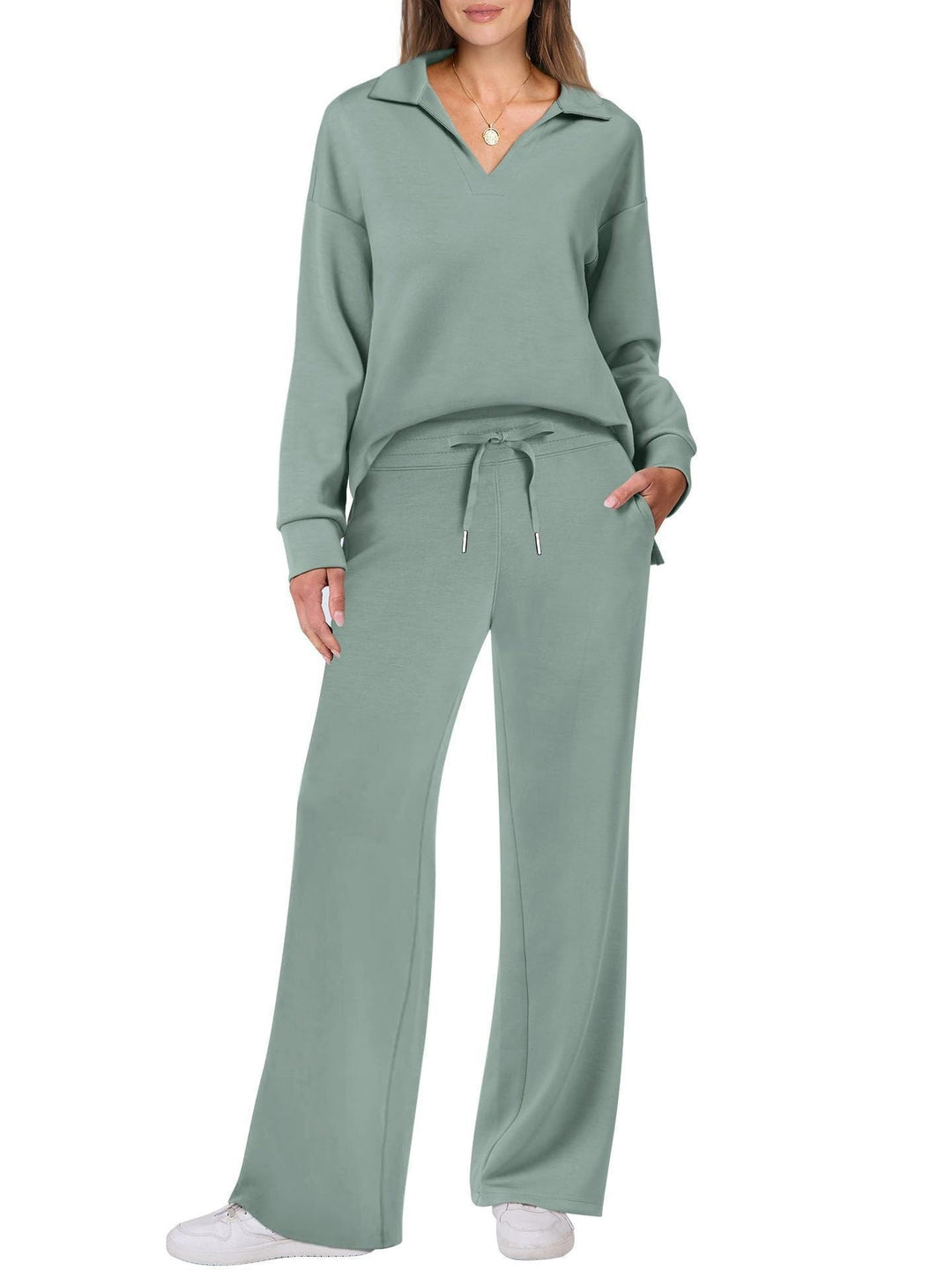 Beżowy komplet damski: bluza rozpinana i szerokie spodnie. Modny zestaw loungewear.
