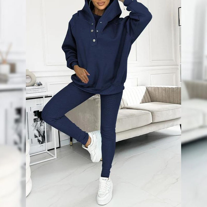 Damski strój sportowy z bawełnianego polaru: komfortowa bluza i elastyczne legginsy. Moda damska.