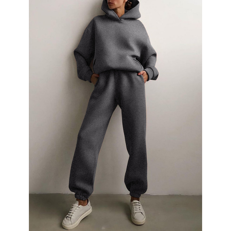 Damski dres z kapturem, zielony komplet bluza i spodnie, styl casual.