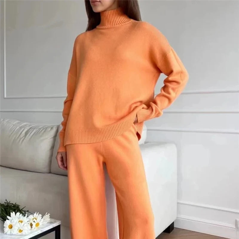 Jesienny/zimowy damski komplet z dzianiny: sweter golf i spodnie wide-leg. Wygodny i modny.