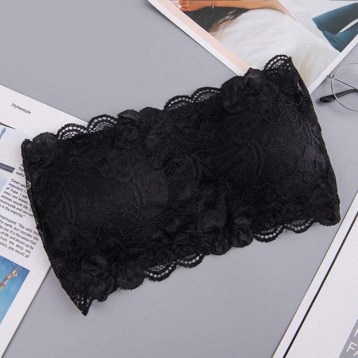 Elegancki damski biustonosz bandeau z koronki, bez ramiączek. Komfortowy i uniwersalny, doskonały do kreacji.