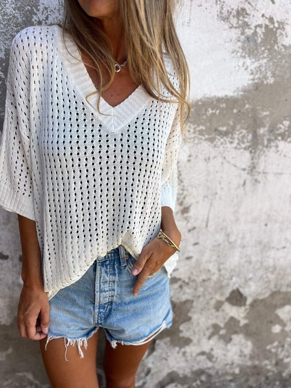 Damski luźny top z dekoltem V, styl boho. Komfortowy casualowy top na co dzień.