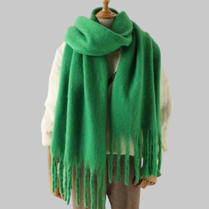 Uniwersalny damski szal oversize z frędzlami, miękki i ciepły. Idealny dodatek do jesiennych i zimowych outfitów.