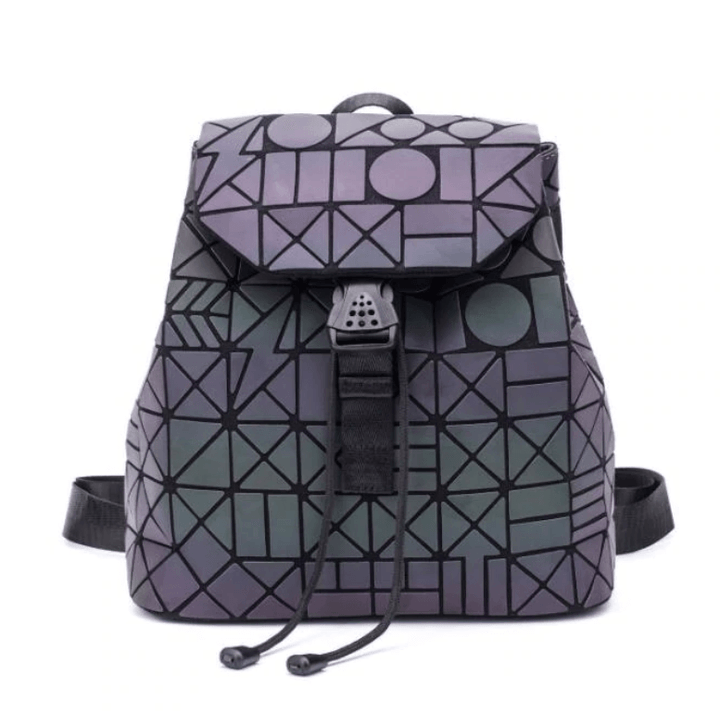 Elegancki plecak odblaskowy, geometryczny design, perfekcyjny dodatek do stylizacji.