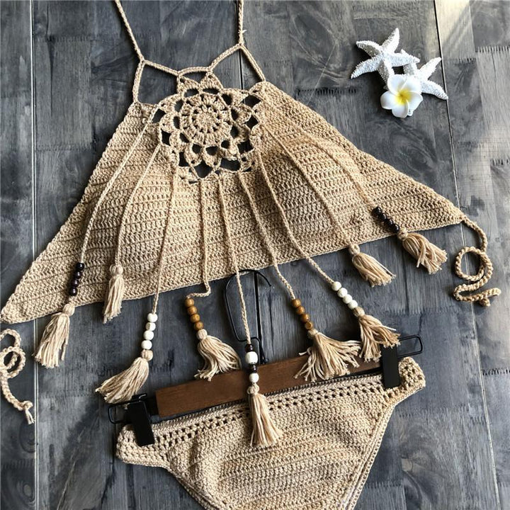 Modne damskie bikini szydełkowe boho, dwuczęściowy strój kąpielowy na wakacje. Detal splotu.