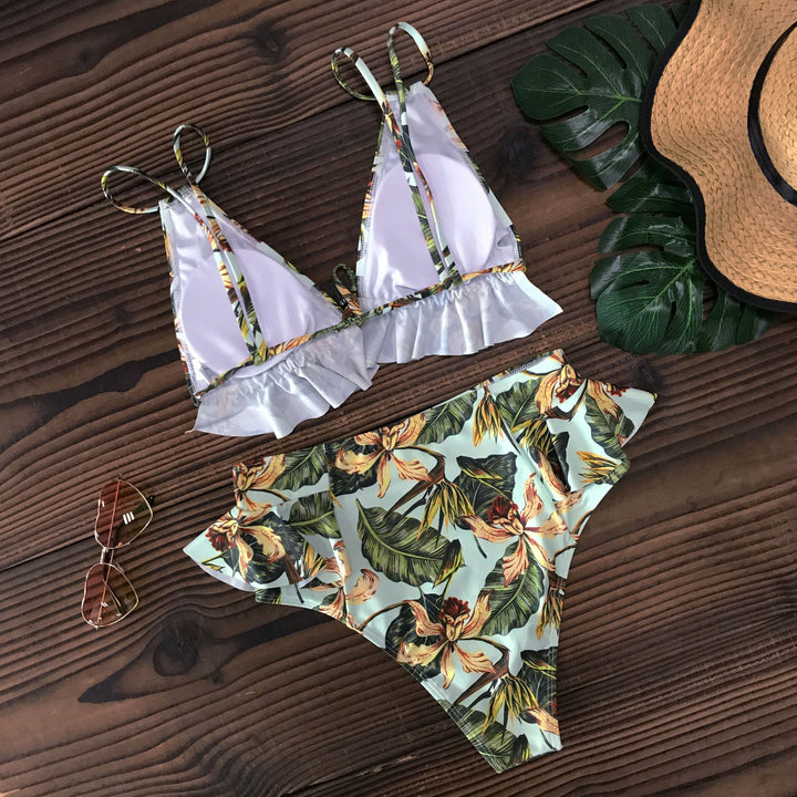 Damski strój kąpielowy bikini na plażę. Modny dwuczęściowy kostium z falbankami, wysoki stan.