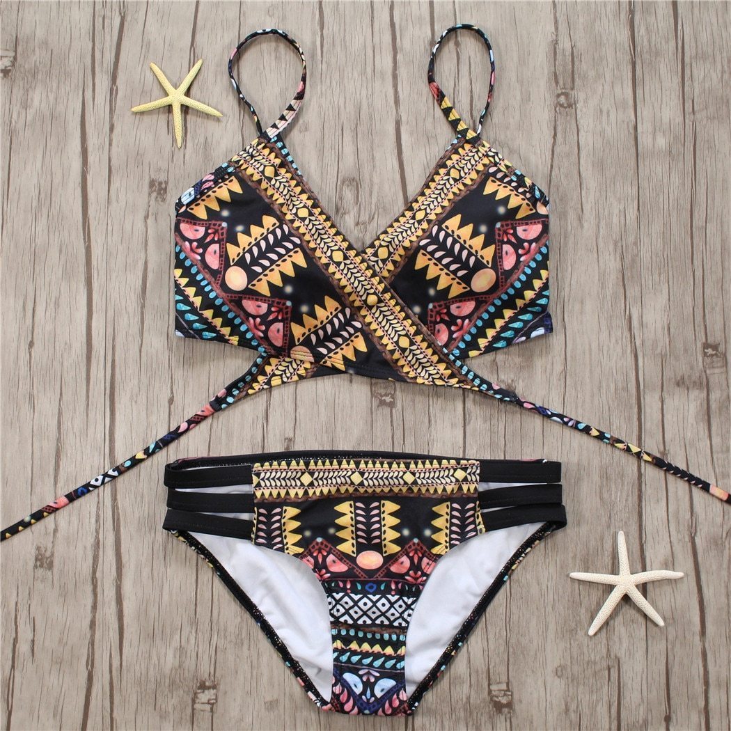 Damski strój kąpielowy bikini z modnym azteckim wzorem, wielokolorowy, idealny na plażę i lato.
