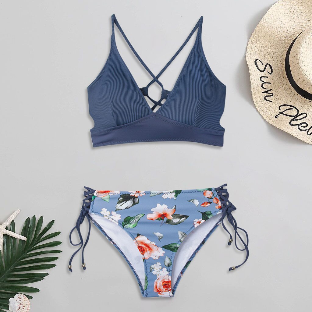 Kwiatowe bikini damskie dwuczęściowe, wiązane, z wycięciami. Idealne na plażę i upalne, słoneczne lato.