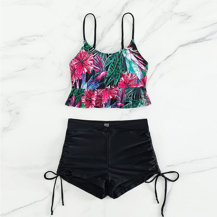 Dwuczęściowy damski strój kąpielowy tankini z topem crop i szortami, elegancka moda plażowa na lato.