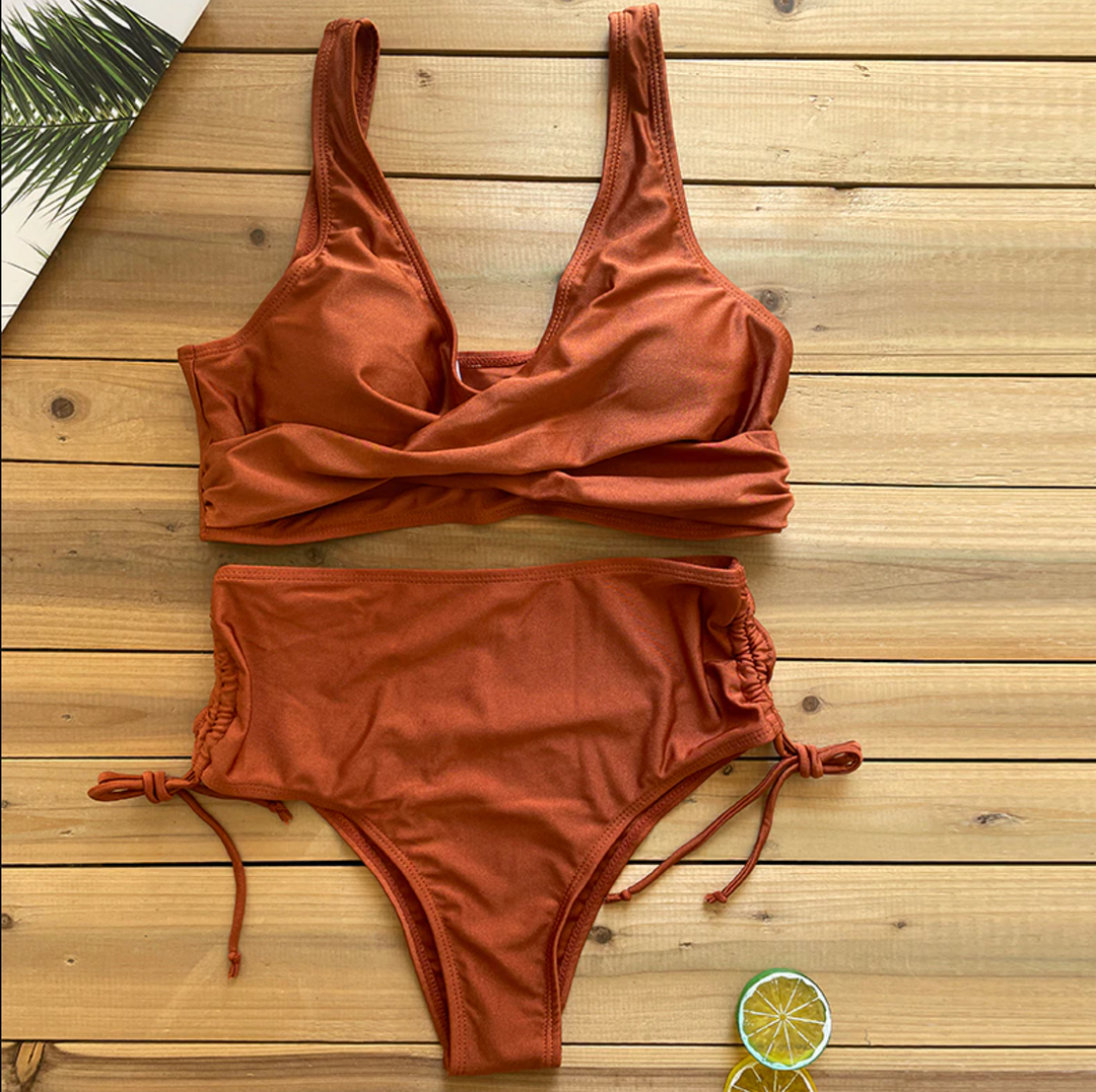 Tankini damskie dwuczęściowe. Idealny na lato, plażę i basen. Modny fason, wysoki stan dla wygody.