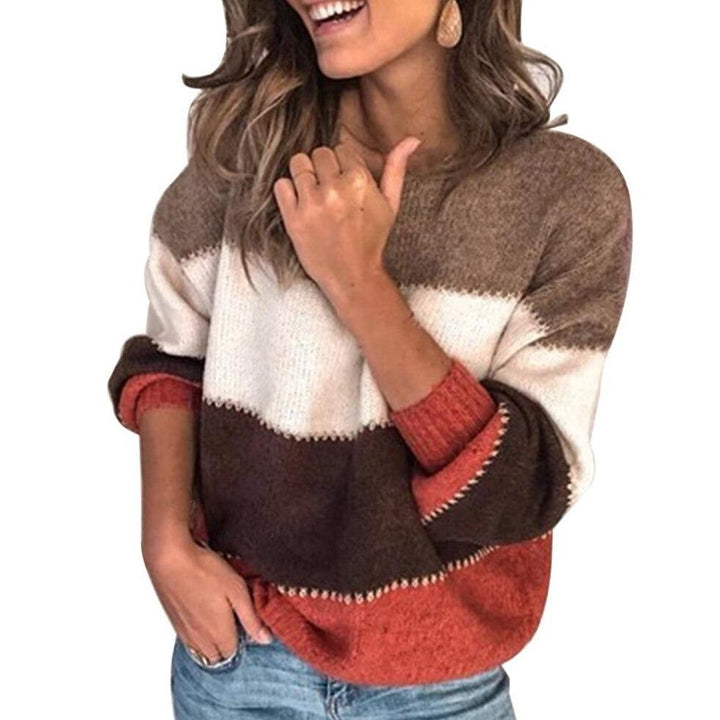 Damski sweter z kolorowymi paskami. Dziergany z dzianiny, luźny krój, okrągły dekolt. Idealny dla mody casual.