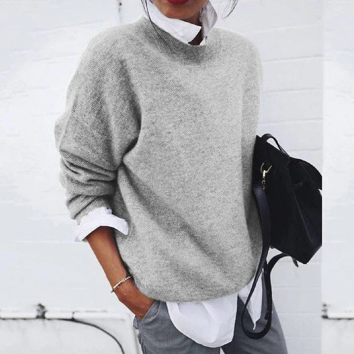 Elegancki sweter kaszmirowy damski o luźnym kroju, perfekcyjny na jesień i zimę.
