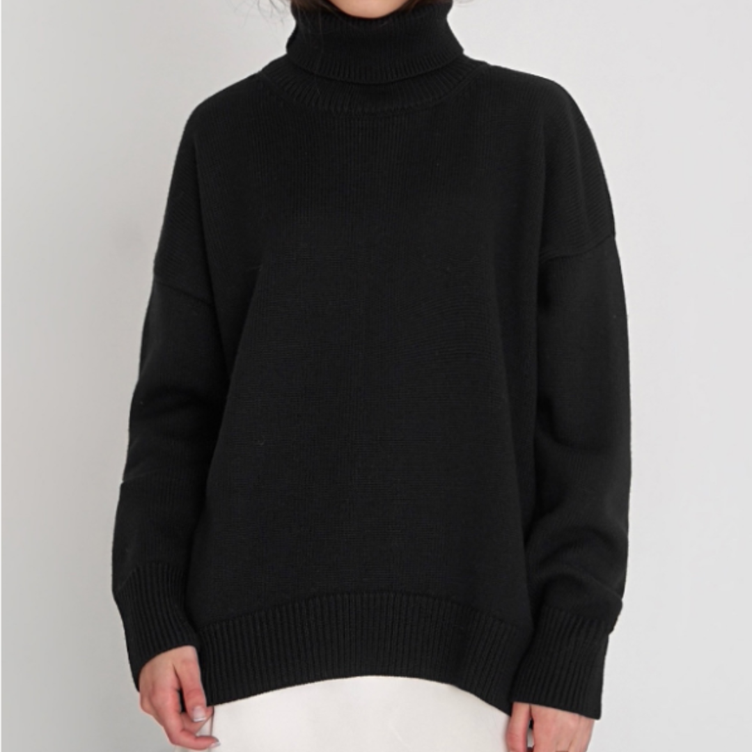 Elegancki sweter damski Kinga z golfem, dzianinowy, zapewnia ciepło i styl.