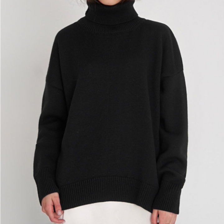 Elegancki sweter damski Kinga z golfem, dzianinowy, zapewnia ciepło i styl.