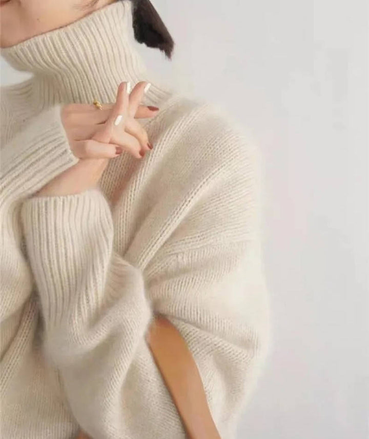 Elegancki sweter z golfem damski, miękka dzianina oversize na jesień