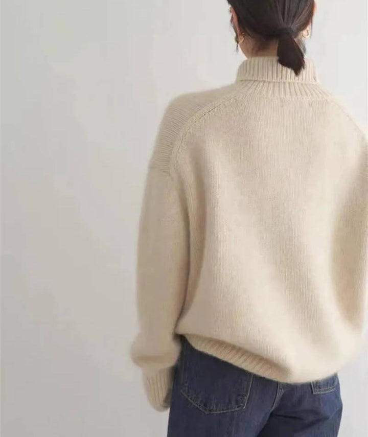 Modny damski sweter oversize z ciepłym golfem do zimowych stylizacji