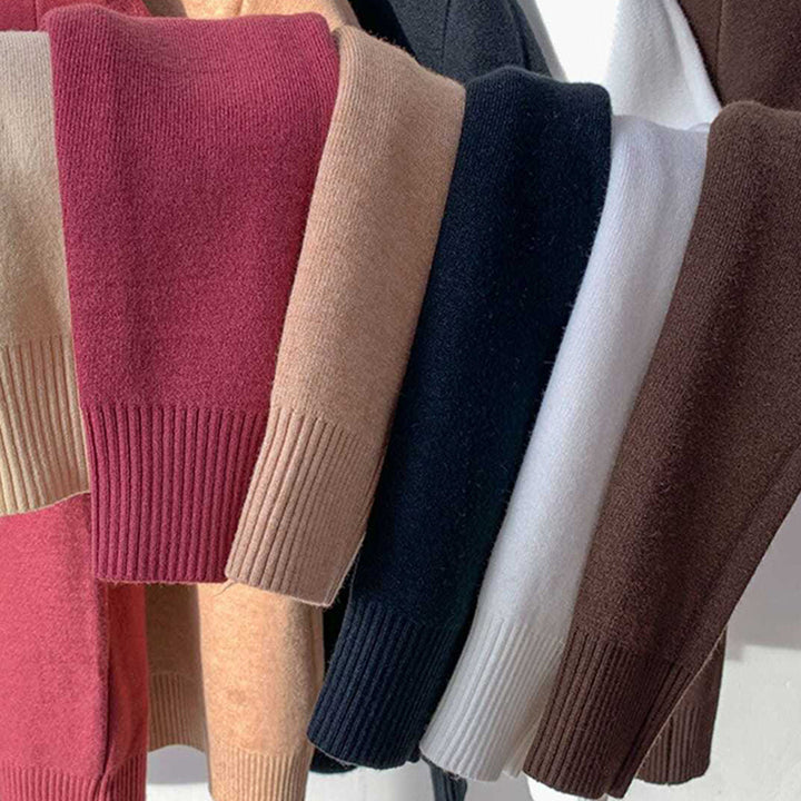 Sweter damski Talulla z golfem. Łączy komfort i styl, idealny na zimę i jesień. Niezbędny element garderoby.