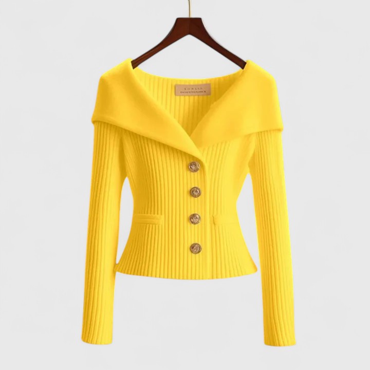 Kobiecy sweter z odkrytymi ramionami, idealny do tworzenia modnych i eleganckich stylizacji.