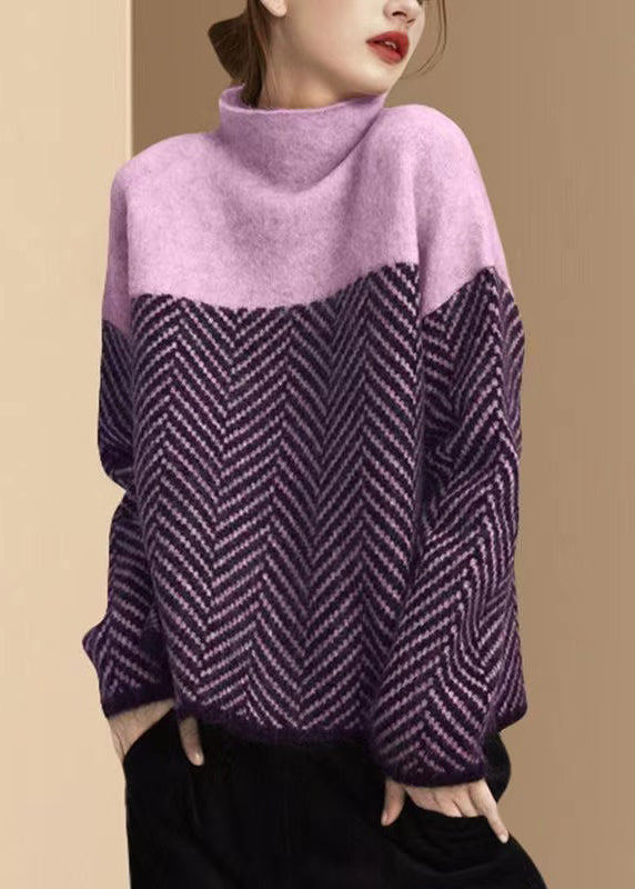 Casualowy damski sweter zimowy golf patchworkowy. Stylowa i ciepła damska odzież na chłodne dni.
