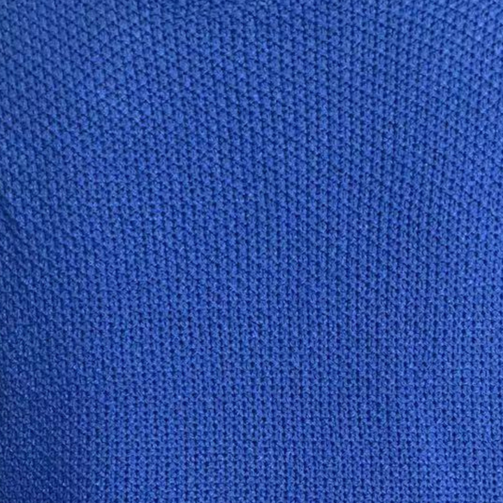 Elegancki sweter damski Zosia, modny na zimę. Idealna odzież, która łączy styl i komfort noszenia.