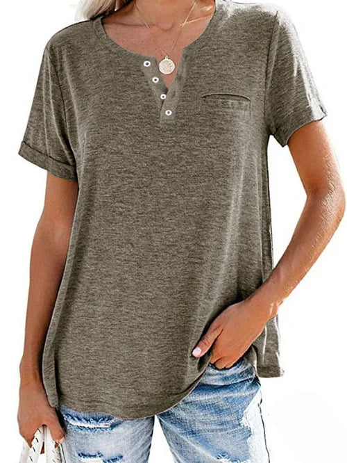 Miękki damski t-shirt z krótkim rękawem. Zapewnia wygodę i styl, idealny do noszenia na co dzień. Klasyczny krój.