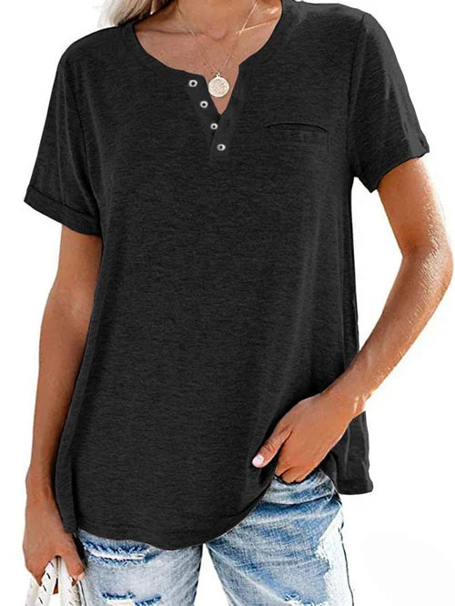 Klasyczny damski t-shirt z krótkim rękawem. Ponadczasowy, uniwersalny element każdej modnej, codziennej garderoby.