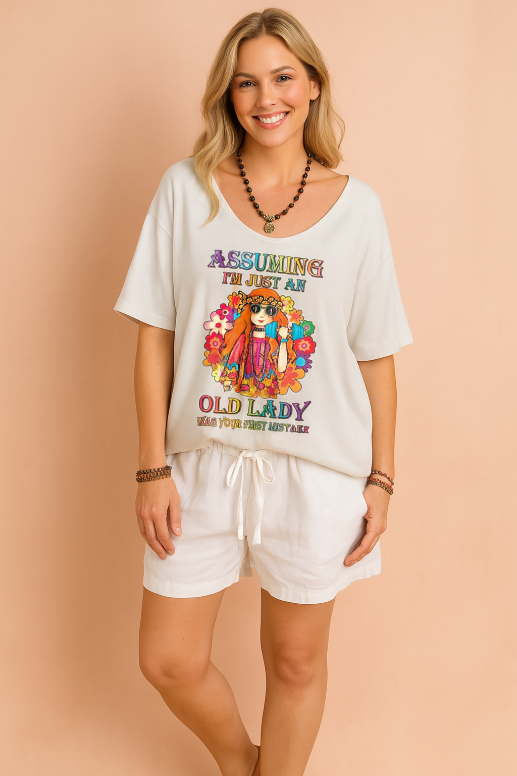 Wygodny damski t-shirt z zabawnym nadrukiem, luźny krój. Codzienna bluzka damska, modna i komfortowa.
