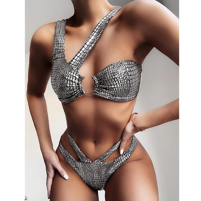 Modne asymetryczne bikini damskie, dwuczęściowy kostium kąpielowy z wężowym printem. Idealne na lato.