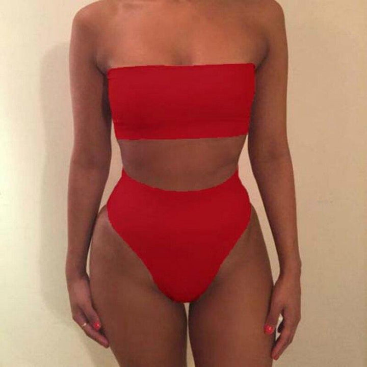 Damskie bikini z wysokim stanem. Stylowy strój kąpielowy bandeau, idealny na lato, plażę i modę plażową.
